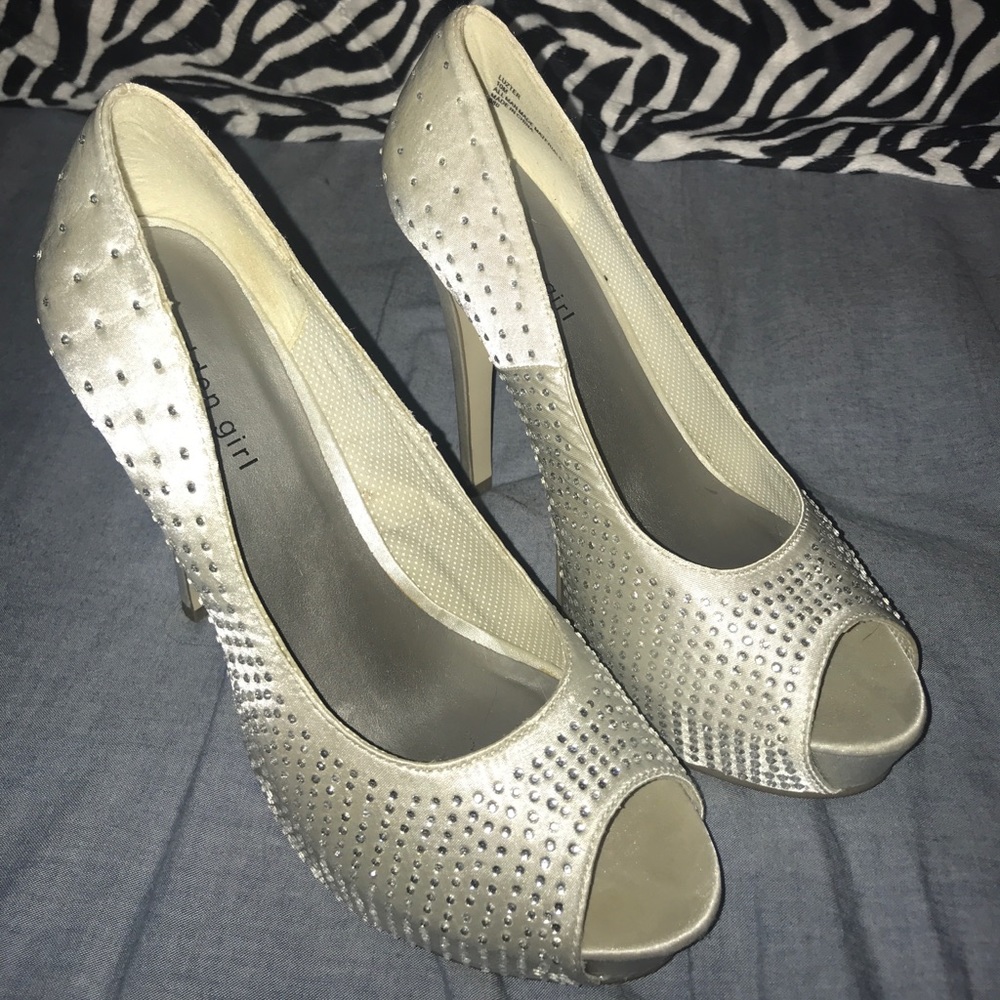 Madden Girl Rhinestoned Silver Heels - Picture 3 of 4